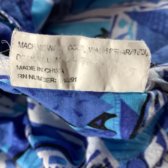 Men’s Armadillo short sleeve, button up shirt.  Size XL - Picture 8 of 8